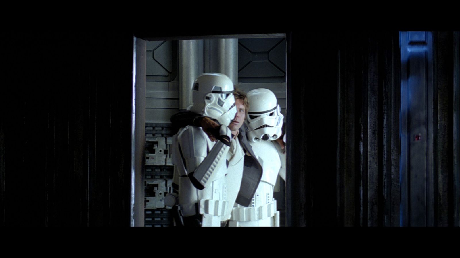Star Wars Empire Strikes Back: Bluray Capture-59.jpg
